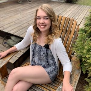 Meet your Posher, Dana